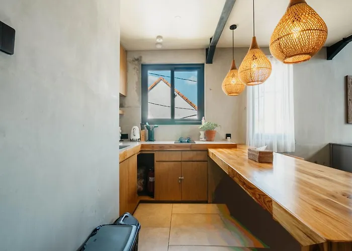 X - 1bedroom Mezanine In Bumbak Near Apartamento *